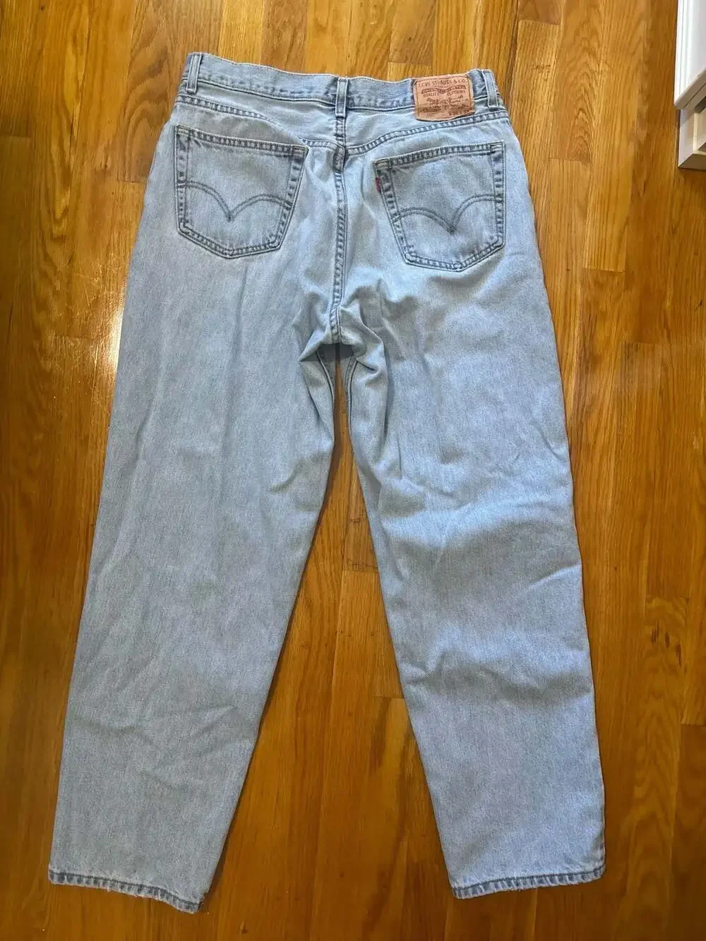 Vintage Levi's 560 Comfort Fit Light Wash Denim Jeans Size 34x32
